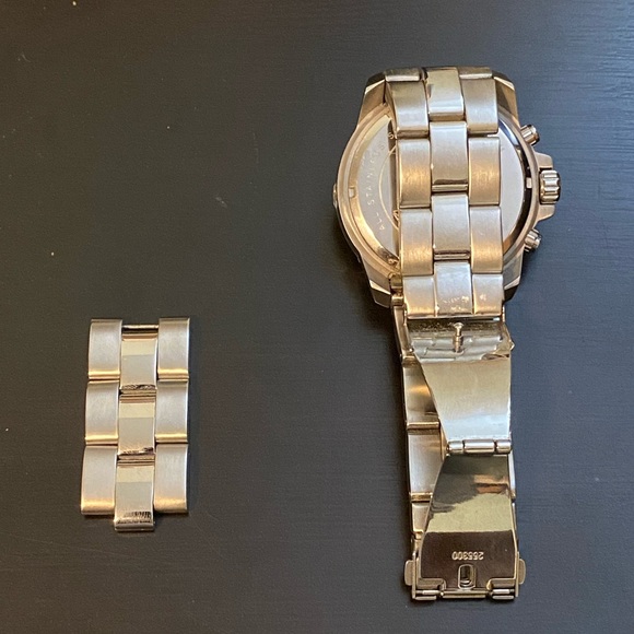 Michael Kors Watch - Picture 4 of 4